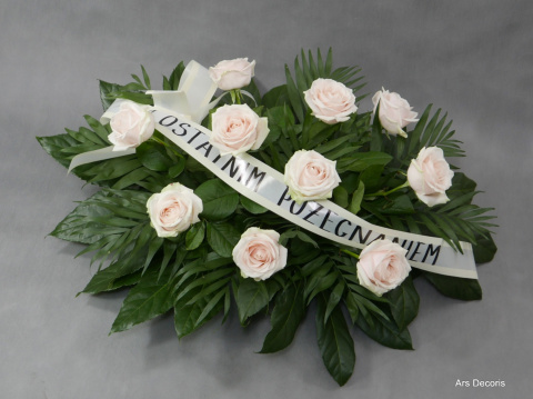 Floret z róż ...................................... do wyboru kolor róż i 3 wielkości Floret z róż ...................................... do wyboru kolor róż i 3 wielkości
