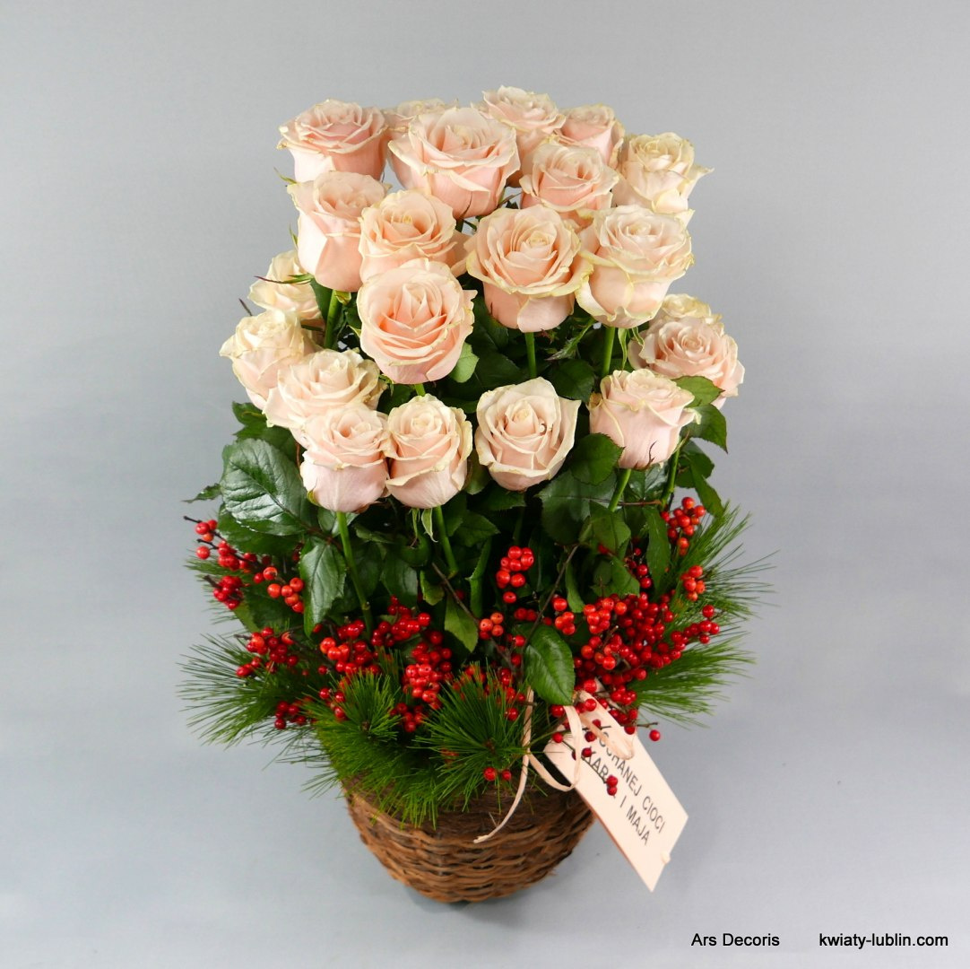 Kosz z 25 róż i dodatków KK-053-15-07
