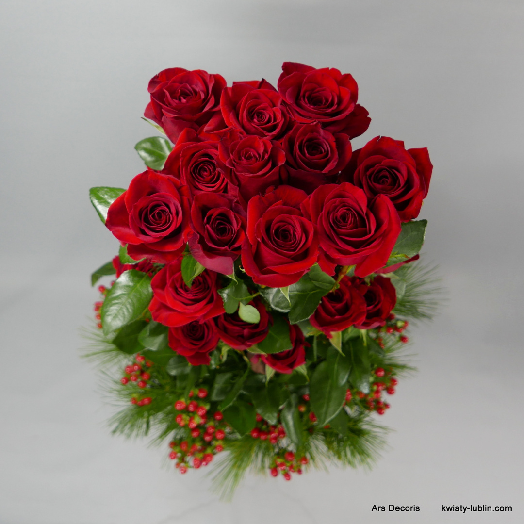 Kosz z 25 róż i dodatków KK-053-15-07
